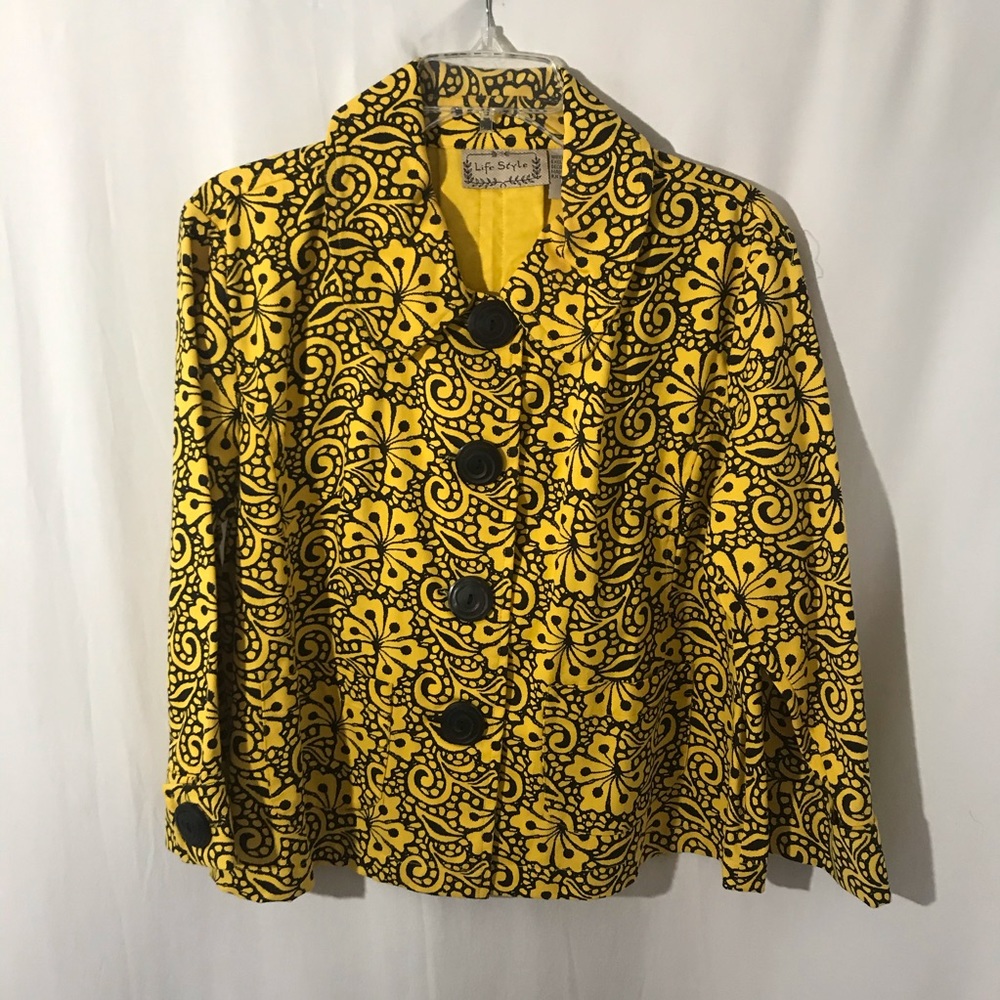Life Style Women’s Coat Size  L